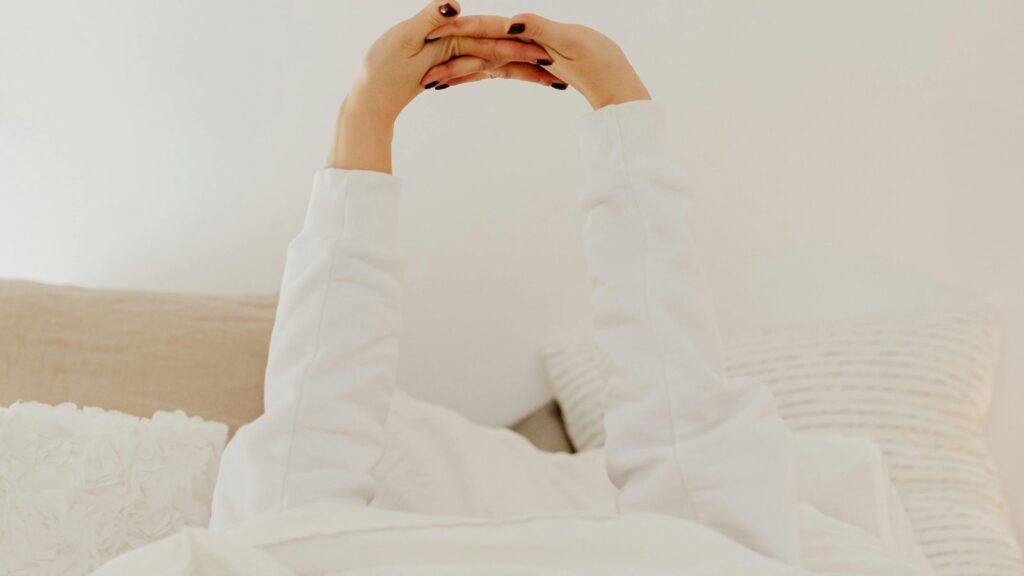 https://www.grazia.rs/lifestyle/kako-bela-posteljina-utice-na-san