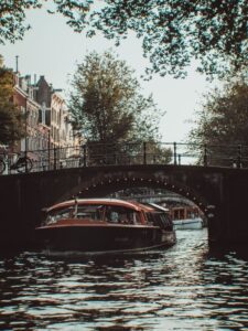 Amsterdam više ne želi turiste – zašto?