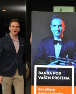 Banca Intesa i Stefan Milenković najavili saradnju na projektu “Banka pod vašim prstima”