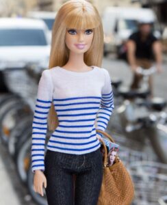Barbie: Uprkos mladalačkom izgledu, ona danas slavi 64. rođendan
