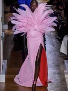 Čarobne haljine, mašne i dekonstrukcija: Valentino Haute Couture 2020