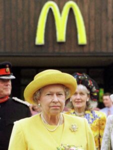 Da li ste znali da kraljica Elizabeta poseduje McDonald’s?