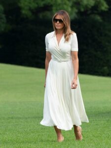Haljine, suknje i cipele: Melanija Tramp bira savršenu letnju garderobu