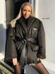 Instagram trend: kako „it“ devojke nose jakne sa kaišem ove zime