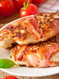 KAKO BITI I FIT I GURMAN: Piletina sa slaninom a la Hale Beri