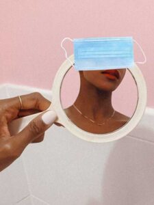 Kako brinuti o svom licu da biste očuvali kožu pod zaštitnom maskom