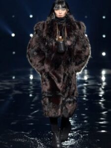 Krzno, koža i lanci: nova kolekcija brenda Givenchy