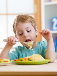 Mali saveti: Ovako će se vaše dete hraniti zdravo