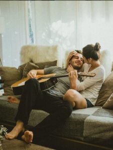 Manje seksa i još 6 problema koji su normalni za parove koji zajedno prolaze kroz samoizolaciju