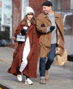 Matching Outfits: Lili Kolins u šetnji s mužem