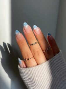 Najnoviji nail trend odgovara nestabilnom letnjem vremenu