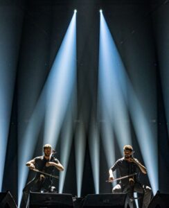 Održan fantastičan oproštajni koncert 2Cellos u raspordatoj areni