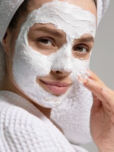 Piling + maske za lice: Tandem iz snova za idealan izgled kože