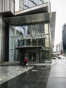 Prvi američki prodavac Neiman Marcus podneo je zahtev za bankrot