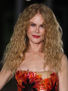 Savršeno stilizovana: Nikol Kidman u glamuroznoj cvetnoj haljini jesenjih boja