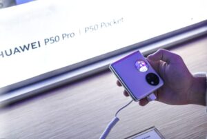 Spoj umetnosti i tehnologije: Huawei predstavio novu P50 seriju u artističnom ambijentu