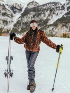 Šta obući na skijalištu da biste bili primećeni: pokazuje Vini Harlou