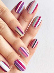 Striped nail art: prugasti manikir koji možete isprobate sada