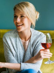 Vinska “dijeta”: šta jedna čaša vina može učiniti pre spavanja