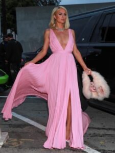 Život u ružičastom: Paris Hilton u Valentino haljini i najvećim dijamantima u Holivudu