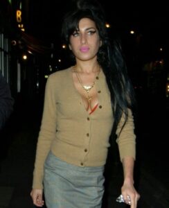 Pin-up star: Garderobu inspirisanu stilom Amy Winehouse sada možete kupiti i u Beogradu