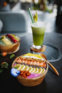 Smoothie bowl sa mangom i kokosom