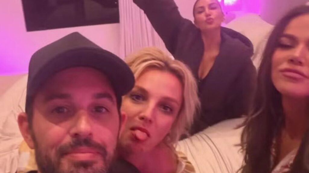 Britney Spears objavila slike sa neobičnog druženja sa Kardashian sestrama