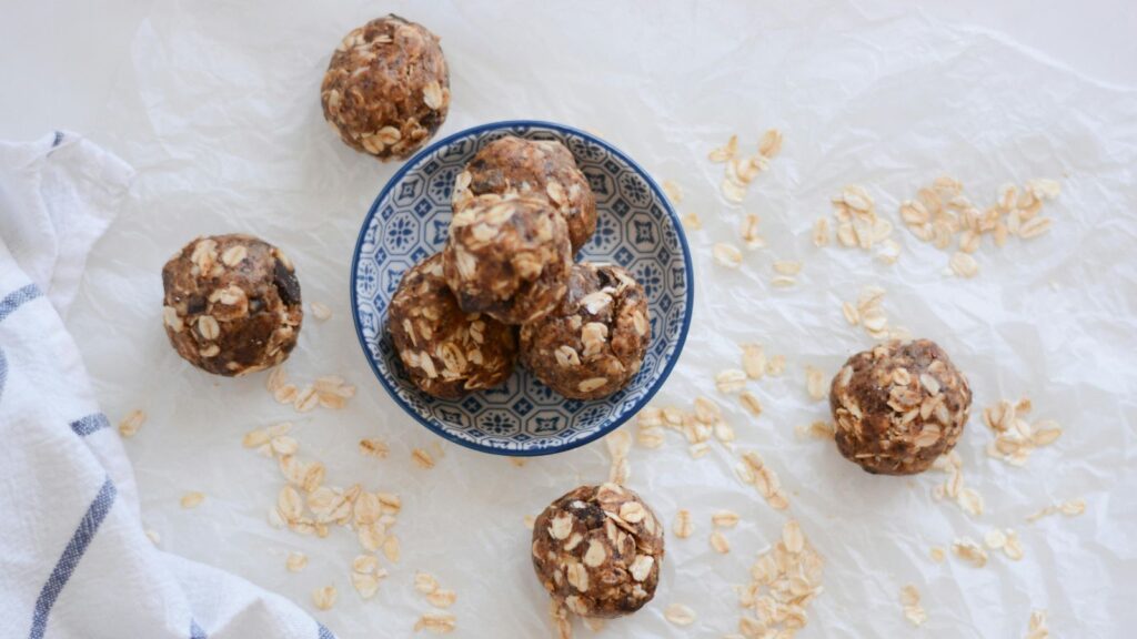 Slatke raw kuglice za užinu bez griže savesti