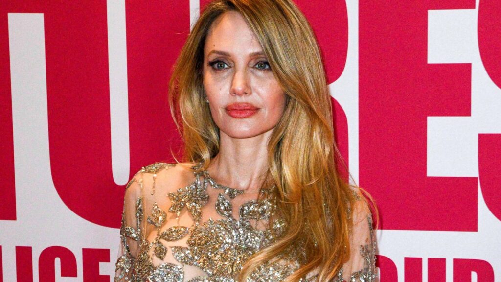 Angelina Jolie blistala je na premijeri svog novog filma "Couture"