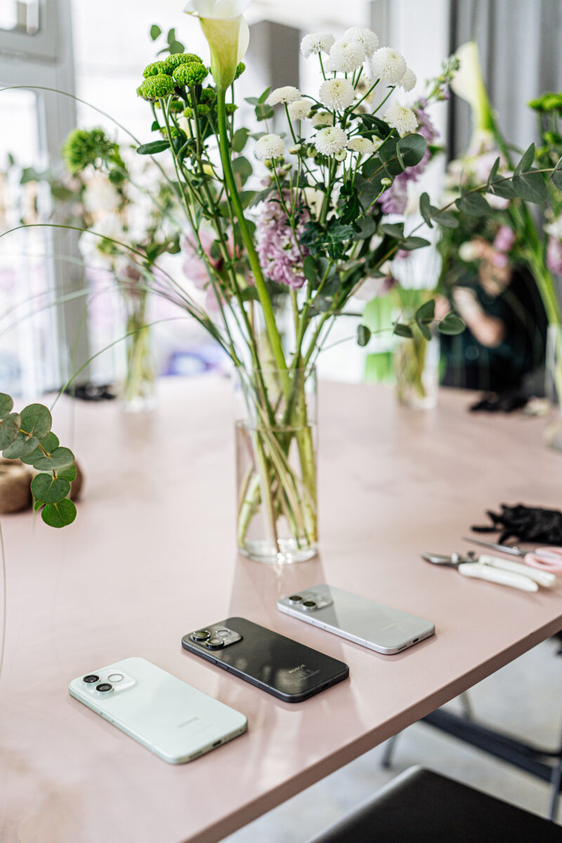 HONOR predstavio novi 600 Lite u tri prolećne boje