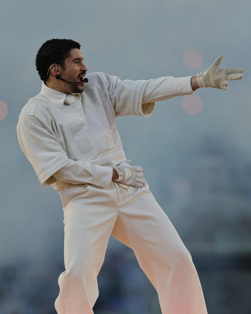 Sony Pictures trenutno vodi trku za sticanje prava na predstojeći film The Comebacker, novu bejzbol dramu sa legendom Holivuda Tomom Hanksom