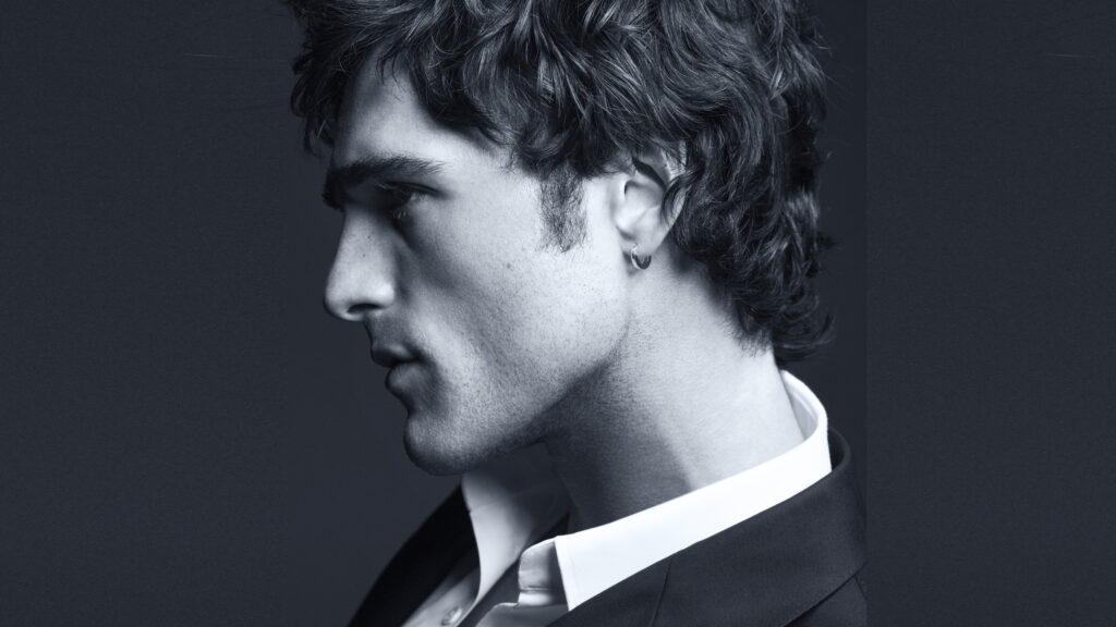 CHANEL imenuje Jacob Elordi-ja za ambasadora kultnog mirisa BLEU DE CHANEL za 2026, spajajući svet filma, luksuza i modernog muškarca