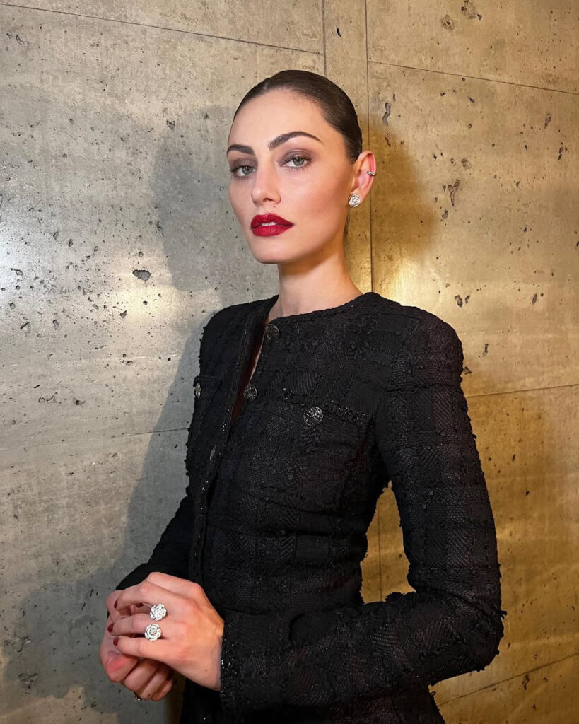 3 trenda maturskih frizura koje spajaju eleganciju i ležernost
phoee tonkin
clean girl punđa