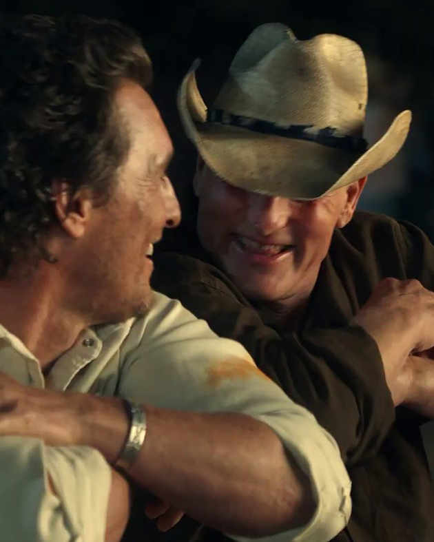 Matthew McConaughey i Woody Harrelson igraju braću u seriji „Brothers“, inspirisanoj stvarnom glasinom o njihovoj mogućoj porodičnoj vezi.